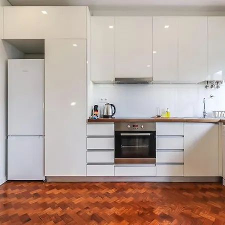 Portucale ! Ajuda Delight דירה *